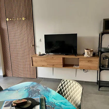 Blu'in - شقة Merignies